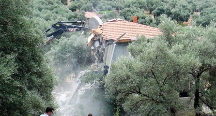 Akbük koyunda yıkımlar tekrar başladı