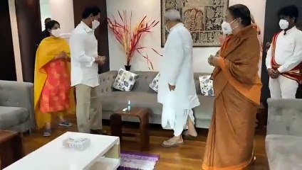 గవర్నర్‌ బిశ్వభూషణ్‌ని కలిసిన సీఎం జగన్‌ దంపతులు