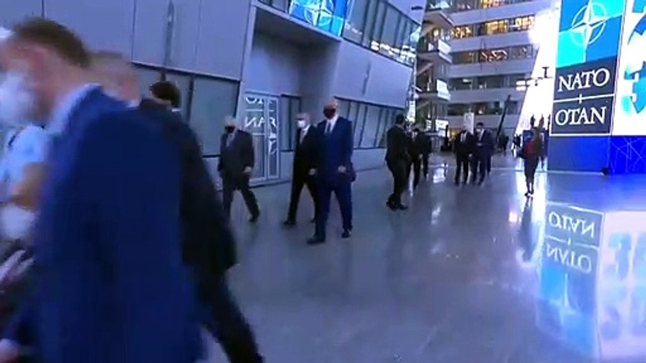 Pedro Sánchez, ninguneado por Joe Biden, queda para acompañar al anciano en un paseo