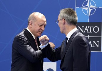Son dakika haberi: Cumhurbaşkanı Erdoğan, Stoltenberg tarafından resmi olarak karşılandı
