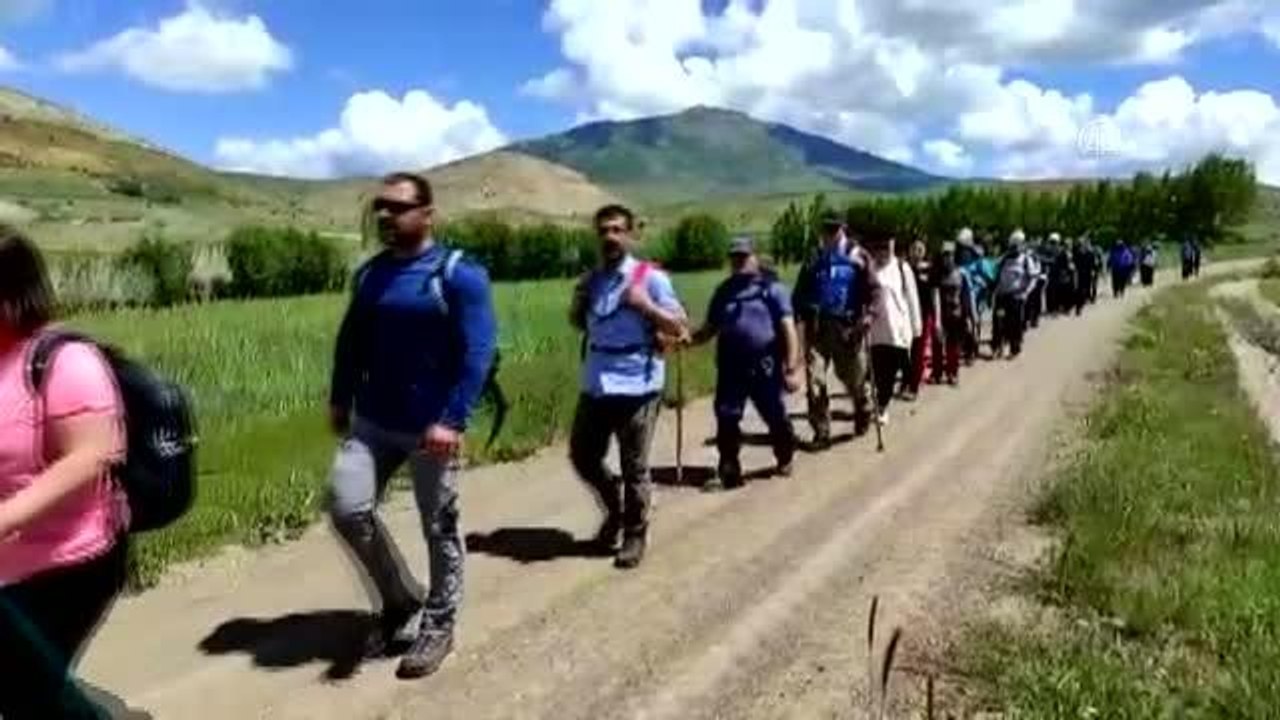 Doğa tutkunları Değirmenaltı Şelalesi ve çevresini gezdi