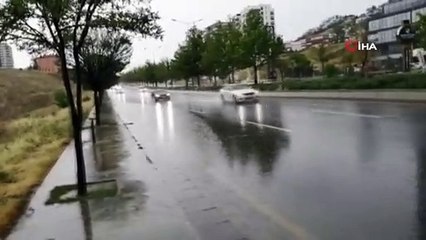 Ankara'da yağmur yağışı sonrası yollar havuza döndü