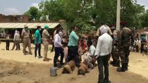 Un niño queda atrapado en un pozo en la India