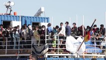 Migranti, gli sbarchi non si fermano. Il Papa: 