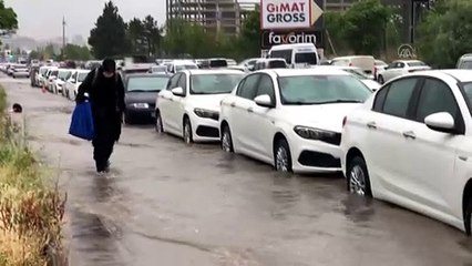 ANKARA - Başkentte sağanak etkili oldu