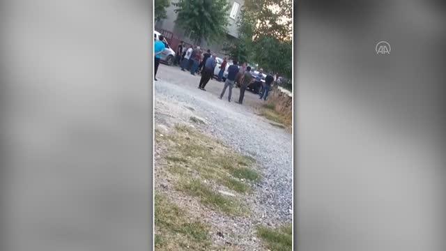 İki grup arasında taşlı, sopalı ve bıçaklı kavga: 5 yaralı