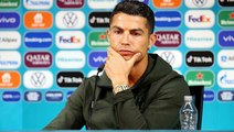 Ronaldo basın toplantısında gazlı içecek şişelerini masadan kaldırarak 'Su için' mesaj verdi