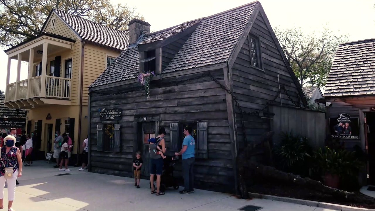 The Oldest Wooden Schoolhouse in America (St Au...