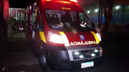 Tải video: Jovem sofre luxação no pé durante partida de futebol no Bairro Parque São Paulo