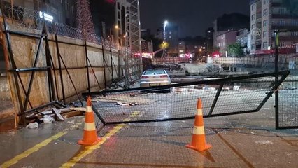 Metro şantiyesinde betona çarpan otomobildeki 2 kişi yaralandı