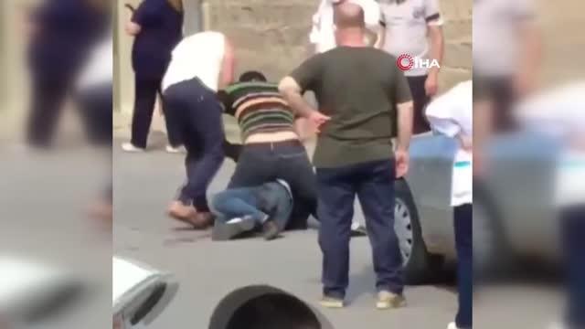 Son dakika haber! Yaralı doktor ile saldırgan arasındaki boğuşma anı kamerada