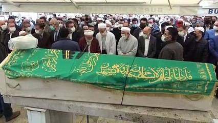 Bursa'da koronavirüse yenik düşen imam son yolculuğuna uğurlandı