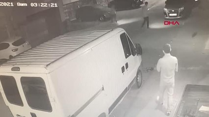 ESENYURT'TA GÜNDÜZ TARTIŞTIKLARI KİŞİNİN İŞ YERİNİ GECE KURŞUNLADILAR