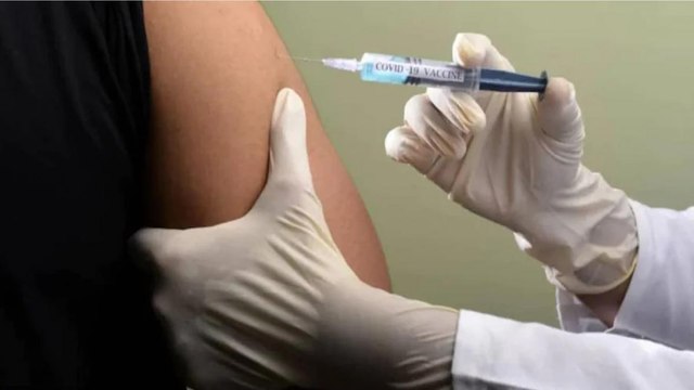 Govt confirms first death after Covid vaccination in India