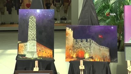 Pandemi süresince uzaktan eğitim döneminde evde yaptıkları resimleri sergilediler