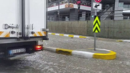 İSTANBUL - Esenyurt - Sağanak etkili oluyor