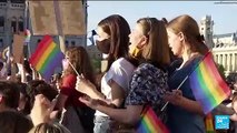Hongrie : des milliers de manifestants contre une loi interdisant la représentation de l'homosexualité