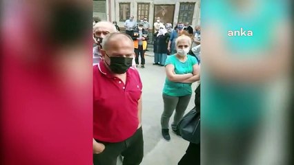 Hastane önündeki aşı kuyruğu böyle görüntülendi; "Tebrik ediyorum, aşı olmadan burada hastalığı kapacağız"
