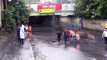 İSTANBUL - Bayrampaşa - Sağanak yağış etkili oldu (12)