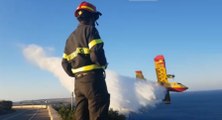 Santa Cesarea Terme (LE) - Incendio di macchia mediterranea: Canadair in azione (15.06.21)