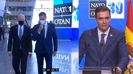 Pedro Sánchez tarda tres paseíllos en contar su conversación con Joe Biden