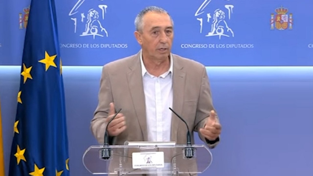 Joan Baldoví: "Con amigos como Ayuso, o su propio padre, el rey no necesita enemigos"