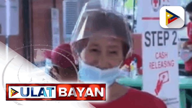 Ilang kwalipikadong pamilya sa QC, nakatanggap ng ayuda mula sa PHL Red Cross; PHL Red Cross, namigay ng cash aid sa iba pang lugar sa NCR at Rizal