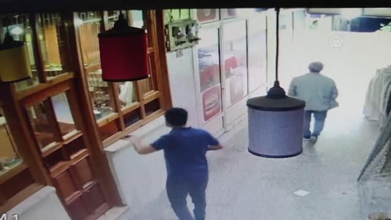 Son dakika haberi: Cep telefonu bataryasının patlaması güvenlik kamerasınca görüntülendi  batarya,Cep telefonu,İnegöl,PATLAMA,