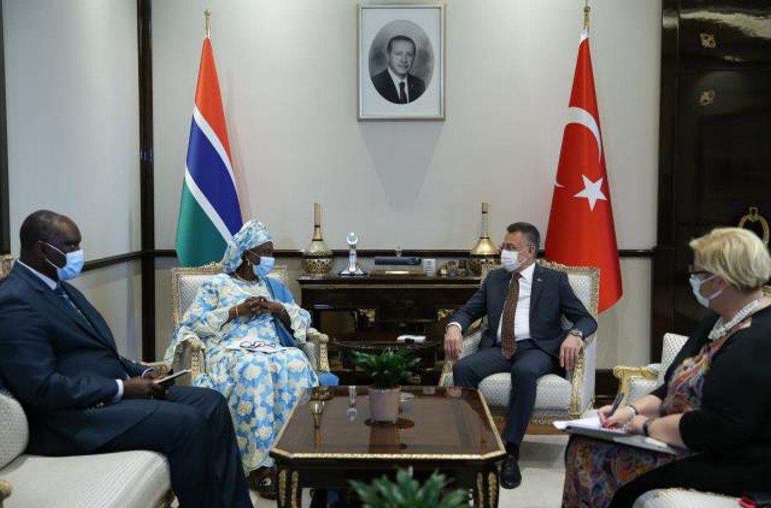 Son dakika... Cumhurbaşkanı Yardımcısı Oktay, Gambia Cumhurbaşkanı Yardımcısı Touray ile görüştü