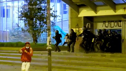 Organização suspende protestos na Colômbia