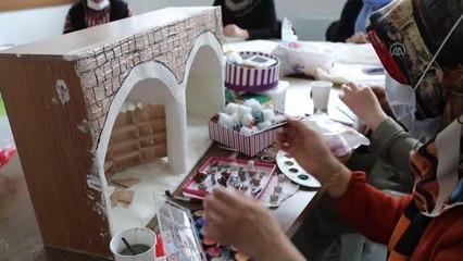 Çubuk'ta kadınlar atıkları sanata dönüştürüyor