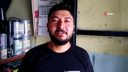 Gaz teli takılı kalan motosiklet, sürücüsünü böyle sürükledi