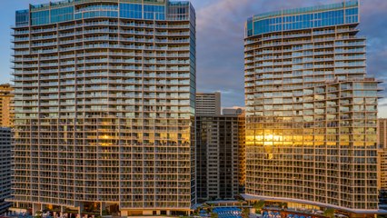 This Popular Hawaii Resort Has New Deals for Foodies, Families, and Extended Stays