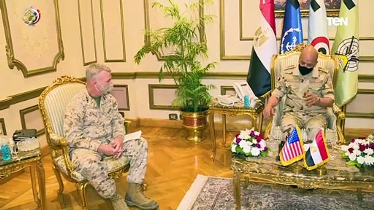 القائد العام للقوات المسلحة يلتقى قائد القيادة...