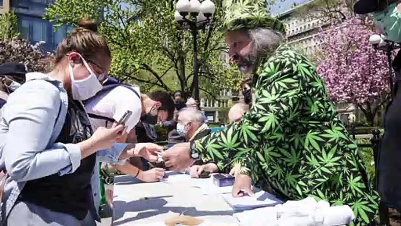 In Washington offrono marijuana gratis ai giovani per farli vaccinare!