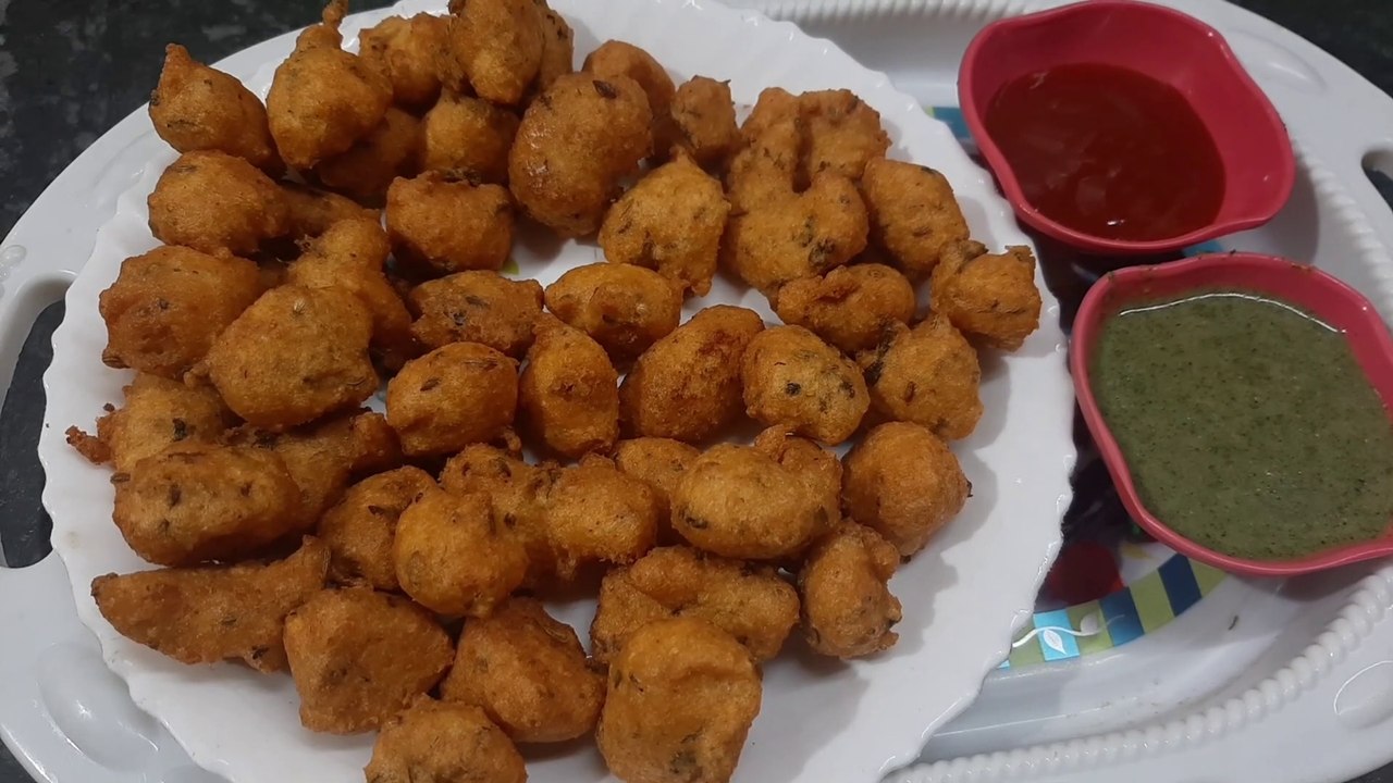 बारिश के मौसम में बनाये चटपटे कुरकुरे पकौड़े | Mix dal Pakoda Recipe | मिक्स दाल के भजिये | Bhajiya /chai pakode