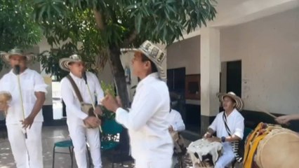 A ritmo de gaitas habitantes de Bolívar cumplen plan de vacunación