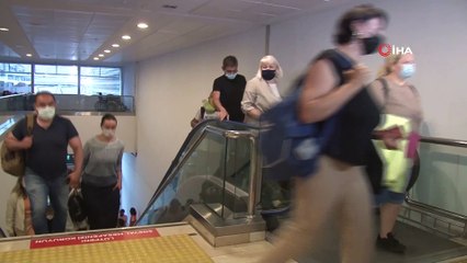 Turizm kenti Antalya'ya Rus turist akını başladı