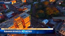 Robaron un mástil de 7 metros