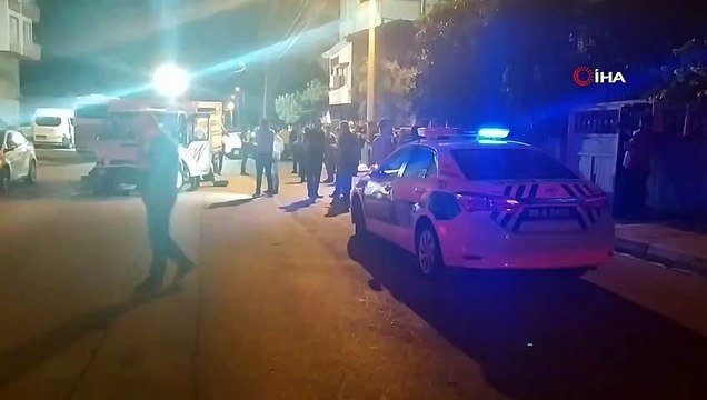 Silahlı kavgaya karışan şahıs gasp ettiği kamyonetle polis aracına böyle çarptı: 2’si polis 5 yaralı