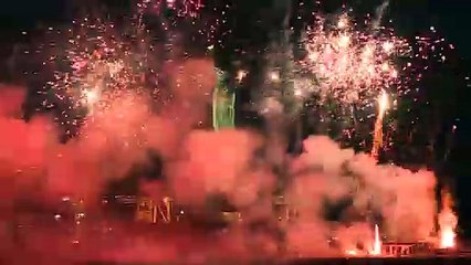 New York’ta büyük ölçüde kaldırılan Kovid-19 kısıtlamaları havai fişeklerle kutlandı