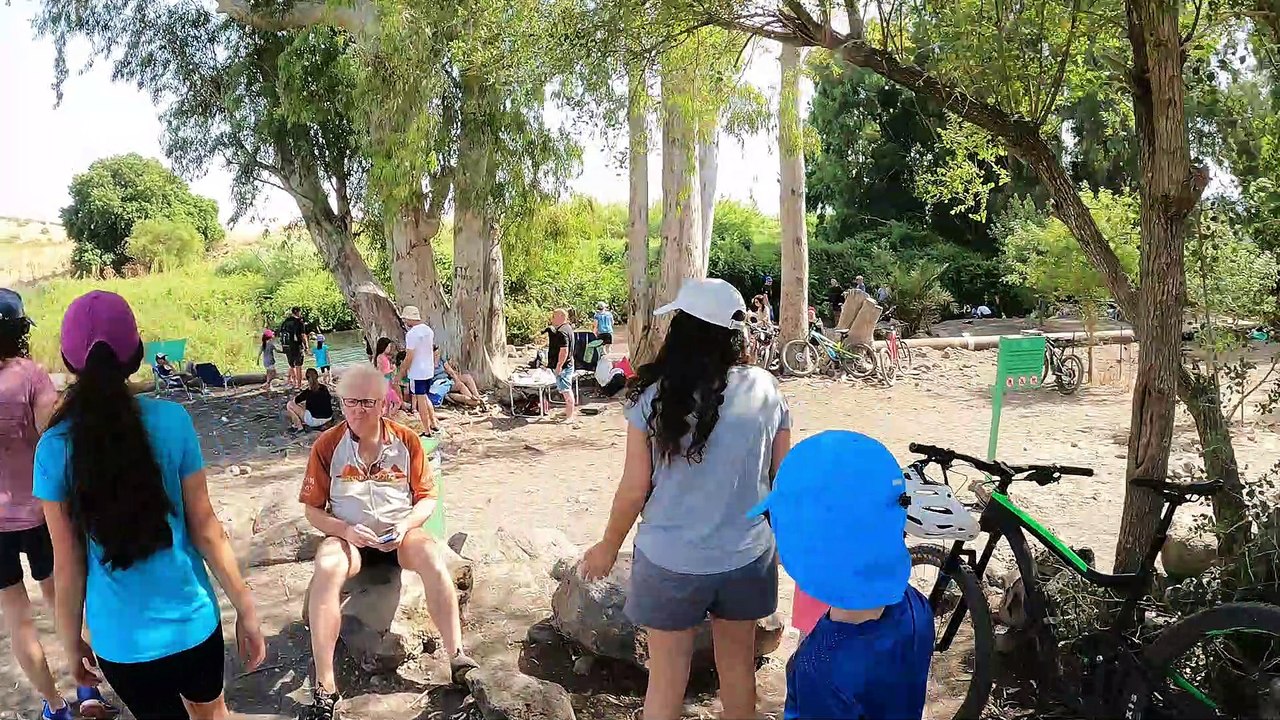 עין תינה מסלול הליכה במים