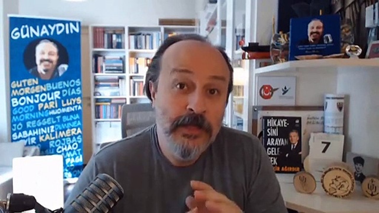 Ünsal Ünlü aşı karşıtlarını tiye aldı: Çipi doğru takarsa Digitürk, D-Smart cam gibi çekiyor, severse Lig TV'yi de açtırıyor diyorlar