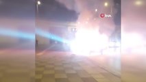 Başkent'te seyir halindeki otomobil alev alev yandı