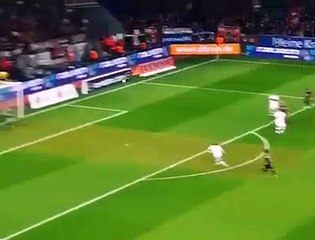 Futbolcu ağların yardımıyla kurtuldu