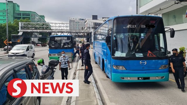 Bus driver issued compound notice for ferrying more passengers than allowed