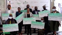 Diaspora : Le ministre Mamadou Touré remet des chèques à 15 jeunes porteurs de projets en France