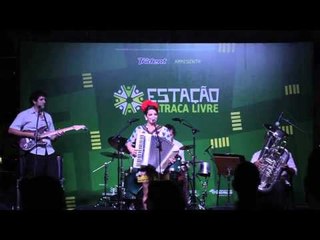 Estação Catraca Livre apresenta LIVIA MATTOS