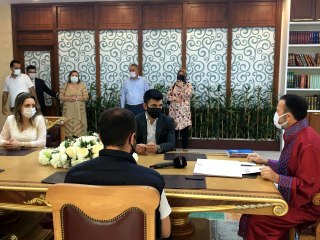 Belediyelerde nikah sırası bulamayan çiftler müftülüğe koştu