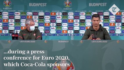 Drink water Ronaldo removes CocaCola bottles in press conference